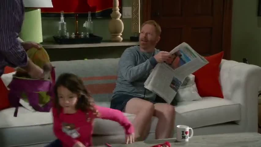 Modern Family - Season 6 Episode 17 - Closet? You'll Love It!