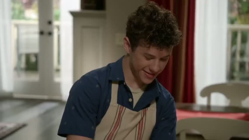 Modern Family - Season 6 Episode 8 - Three Turkeys