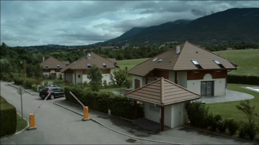 The Returned S1 Episode 7 2012  Adèle