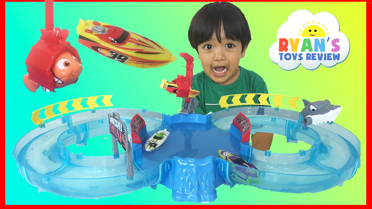 Zuru Micro Boats Racing Track Playset Toy for Kids Shark Attack Water Toys Disney Finding Dory Nemo