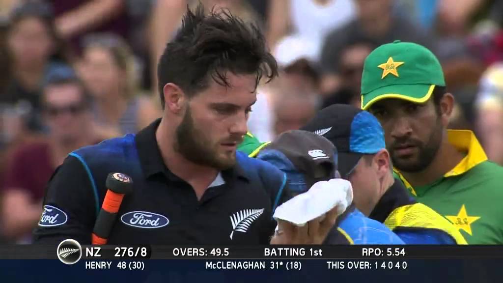 New zealand's Mitchell McClenaghan face blow vs. pakistan