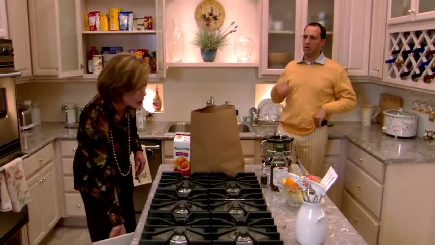 Arrested Development - Season 1 Episode 08: My Mother The Car