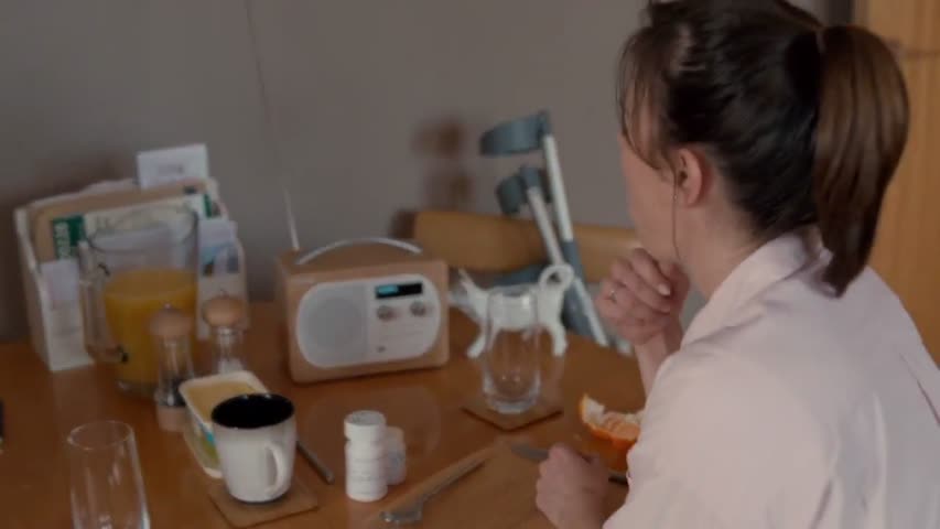 Humans Season 1 Episode 4