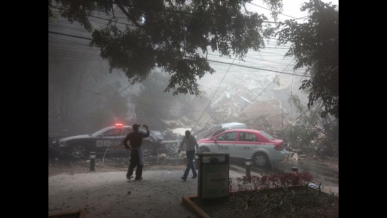 Earthquake Mexico Earthquake BREAKING 7.1 magnitude earthquake shakes Mexico City