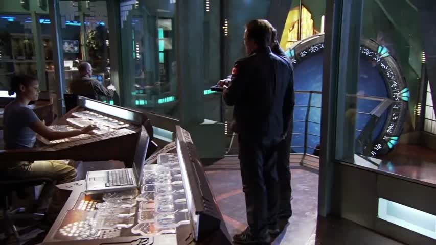 Stargate Atlantis S04 E5 Travelers
