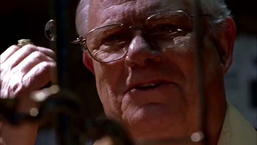 Smallville - Season 1 Episode 16 - Stray 