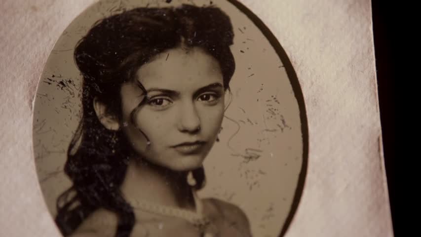 The Vampire Diaries - Season 1 Episode 6 - Lost Girls