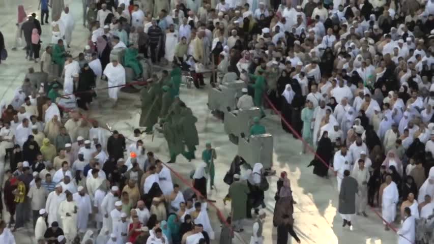 after rain cleaning masjid al harram 