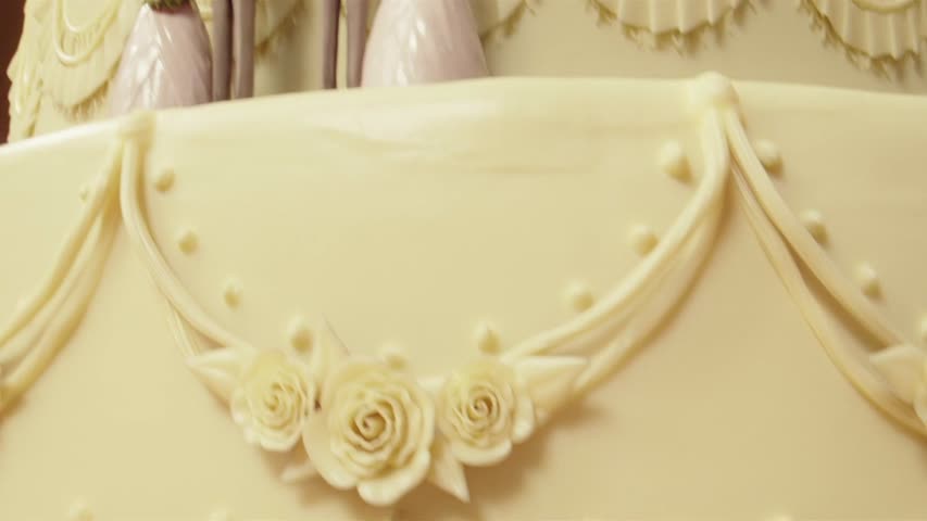  Grace and Frankie - Season 1 Episode 1 - The End