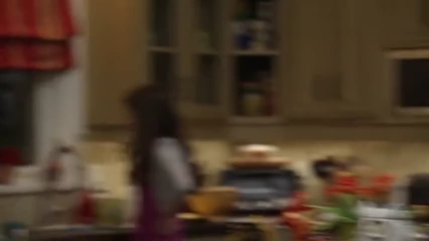  Modern Family - Season 1 Episode 19 - Game Changer