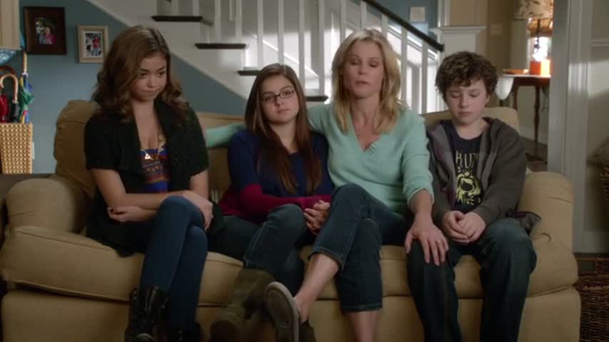Modern Family - Season 4 Episode 24 - Goodnight, Gracie