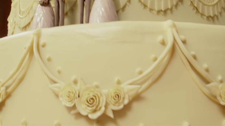  Grace and Frankie - Season 1 Episode 2 - The Credit Cards