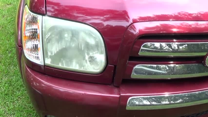 Easily restore headlight with baking soda and vinegar a how-to video