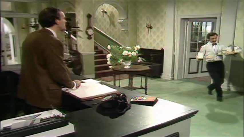 Fawlty Towers S01 E01 A Touch of Class