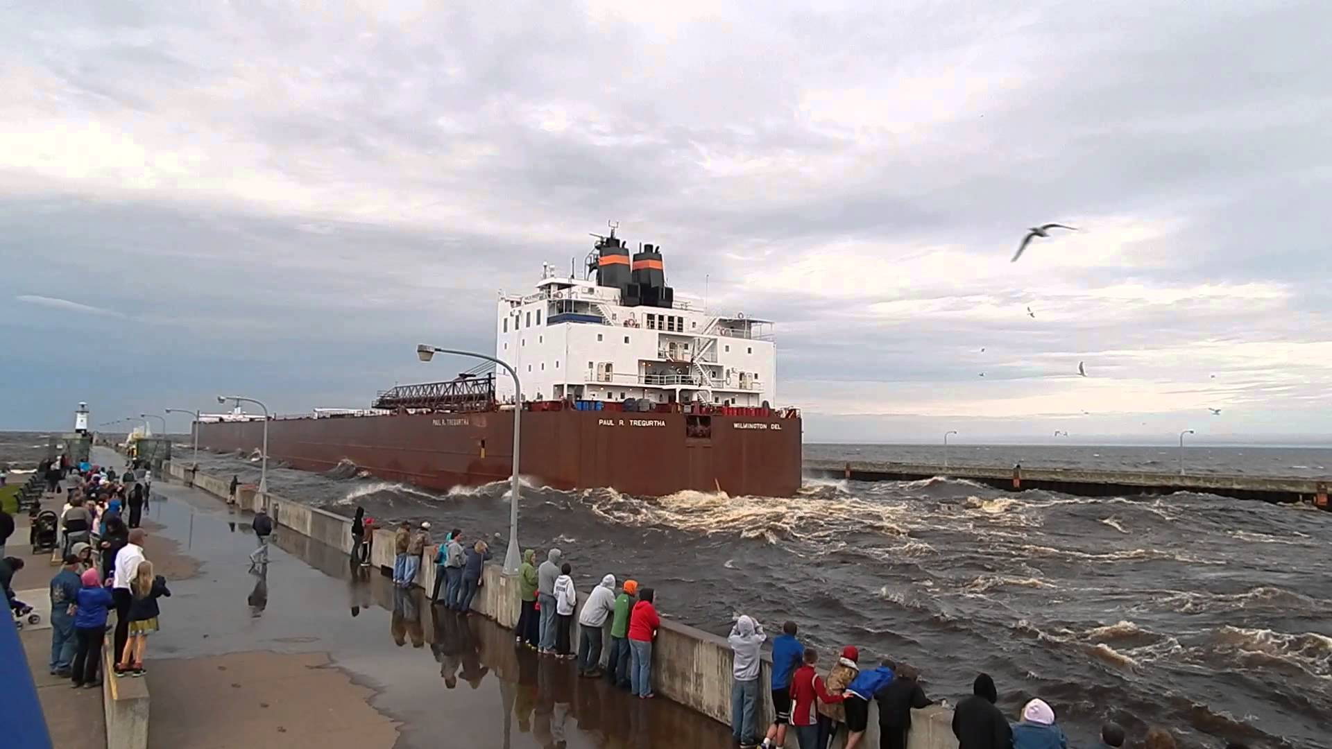 Giant ship going under the Lift Bridge in Duluth, MN
