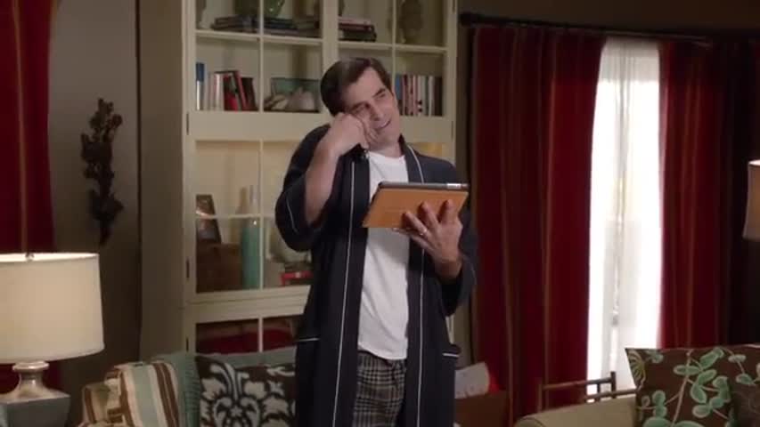 Modern Family - Season 4 Episode 8 - Mistery Date