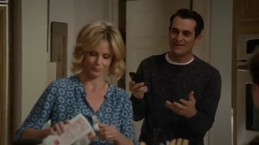 Modern Family - Season 6 Episode 19 - Grill, Interrupted