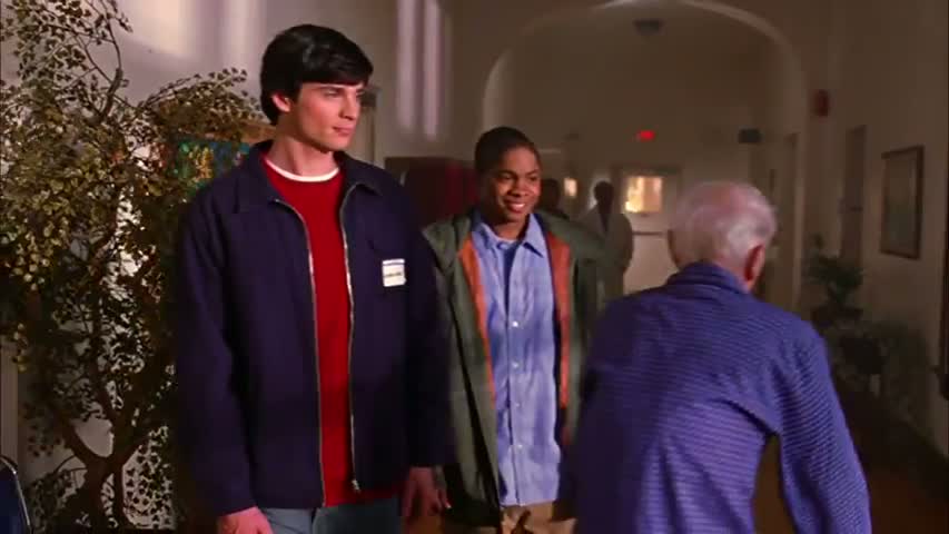 Smallville - Season 1 Episode 6 - Hourglass 