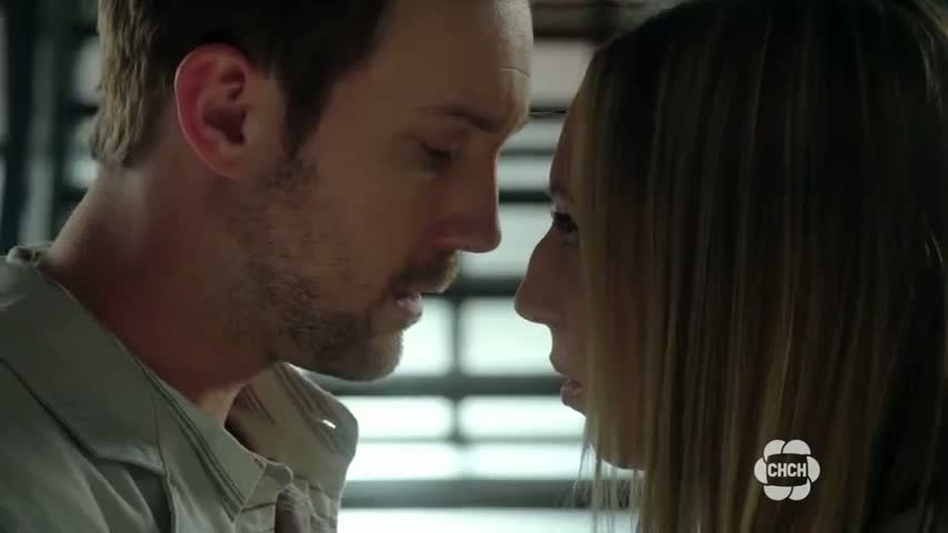 Rosewood - Season 1 Episode 22 - Badges & Bombshells 