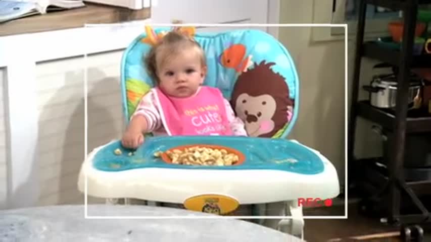  Good Luck Charlie - Season 1 Episode 1 - Study Date