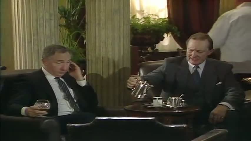 Yes Prime Minister S01 E03 The Smoke Screen