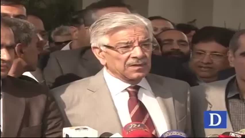 PML-N leaders media talks outside SC