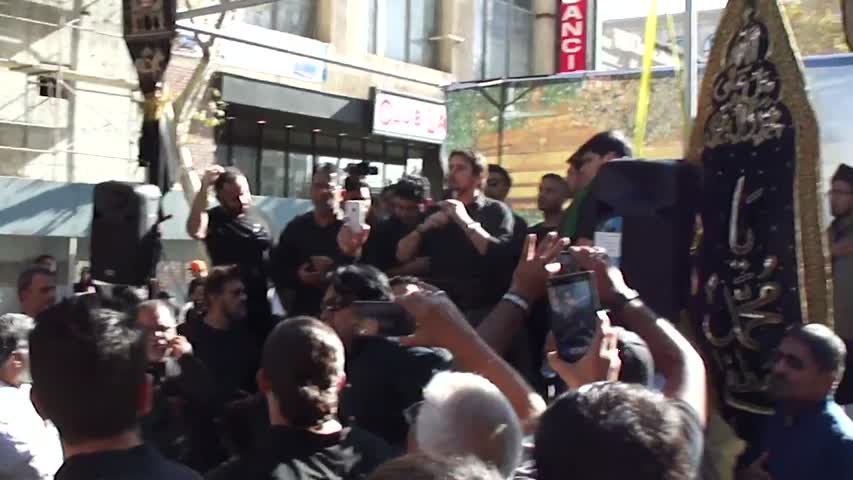 MAIN PAIDAL CHALA KARBALA BY- SYED FARHAN ALI WARIS At- JULOOS ASHURA Down Town, Los Angeles, Calif