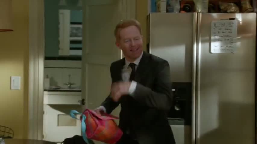 Modern Family - Season 5 Episode 16 - Spring-a-Ding-Fling