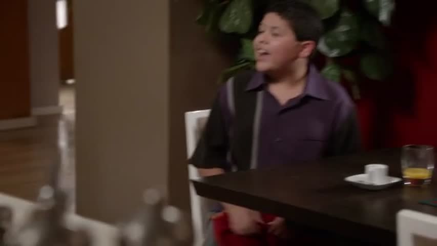 Modern Family - Season 4 Episode 12 - Party Crasher