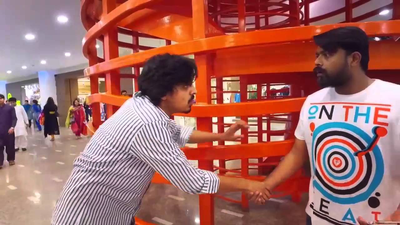 Bekaar Flims | When your friends ditch you |