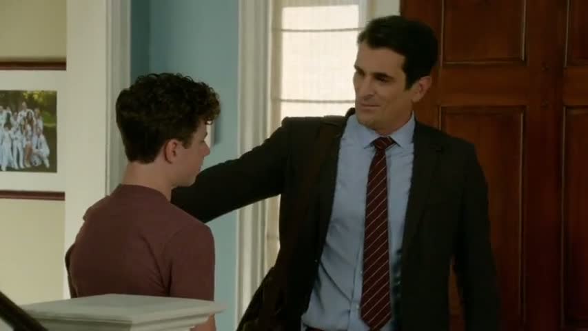 Modern Family - Season 6 Episode 5 - Won't You Be Our Neighbor