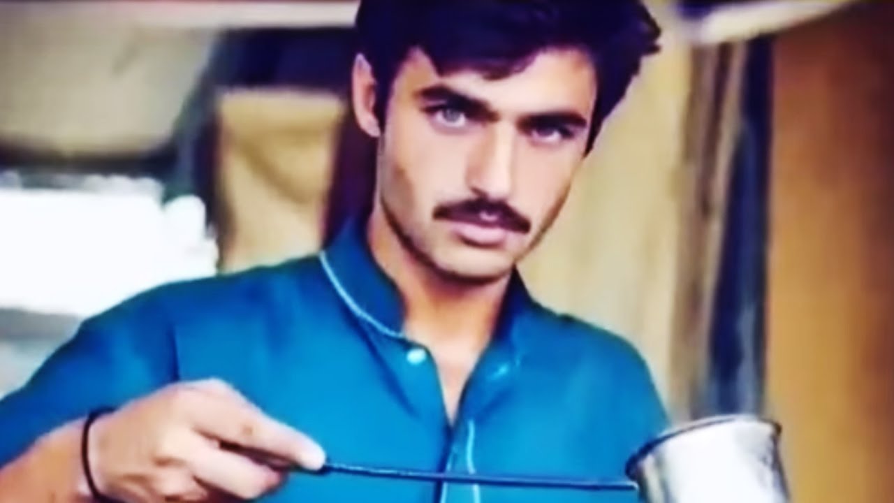 Hamari Ankhain Bohut Pyari Hain - Chai Wala Claims