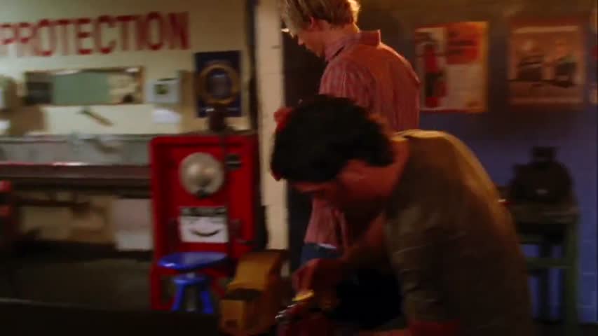 Smallville - Season 2 Episode 9 - Dichotic 