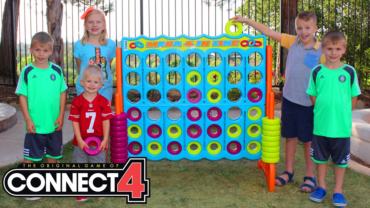 GIANT CONNECT 4 || Family Game Night