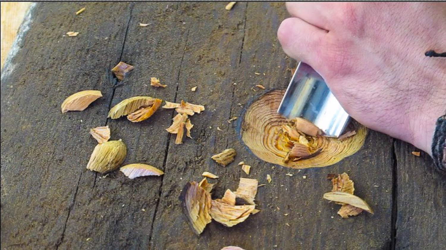 Carving A Spoon From 100 Year Old Pine
