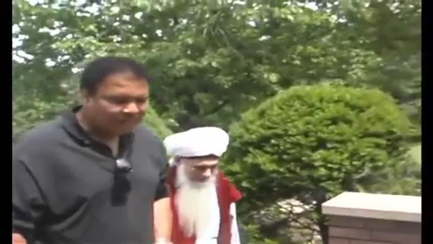 Mohammad Ali Clay Visits Shaykh Hisham Kabbani