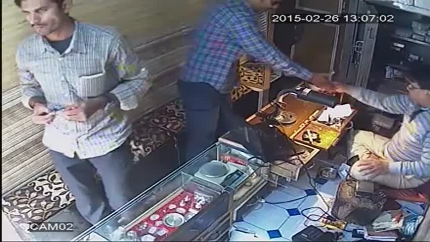 Expert thief's stolen gold from my jewellery shop