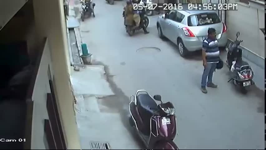 Chori live 7 second me 20 lakh ki chori