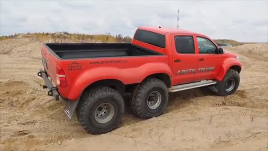 Toyota Hilux ArcticTruck 6x6