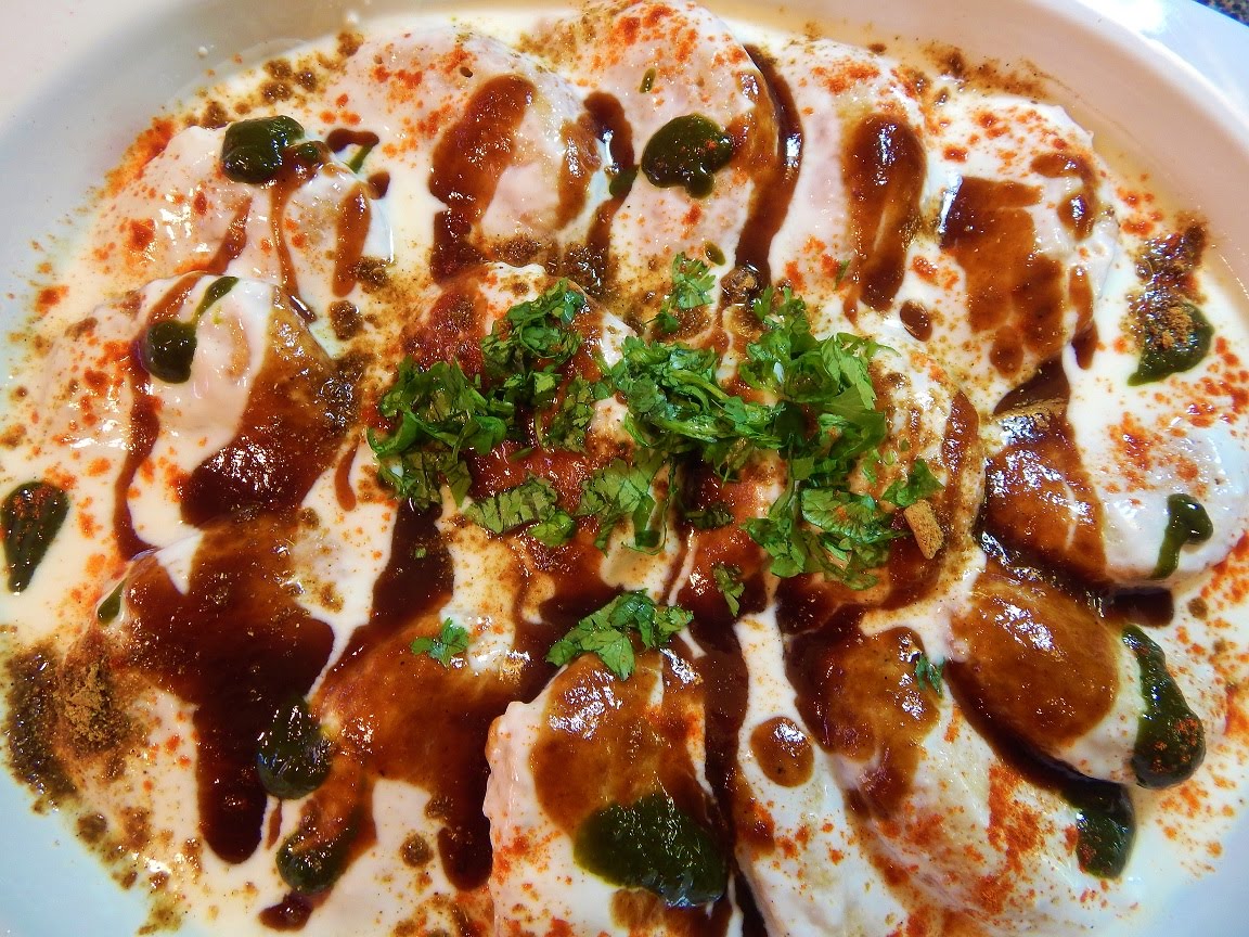 Burns Road Kay Dahi Baray برنس روڈ کراچی کے دہی بڑے