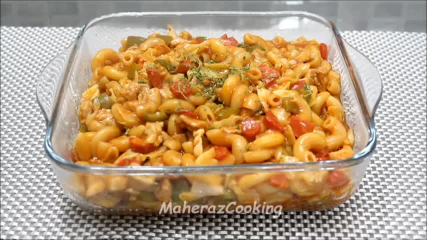 chicken macaroni with sriracha sauce