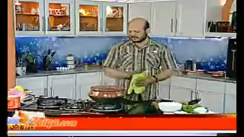Handi Mash Daal  Dahi Hari Mirch And Tandoori Aloo Recipe  Lazzat With Asad clip2