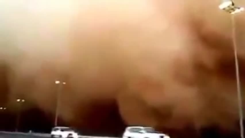 Sand Storm at its Best - Watch till end - Dubai