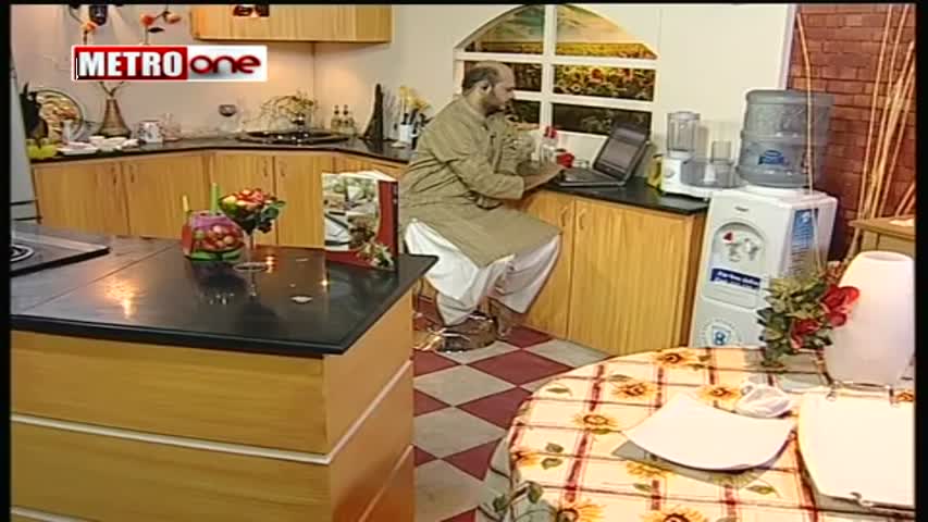 Spicy Chicken Broast and  and Macroni salsa pakistan food Chef Asad Part1.mpg