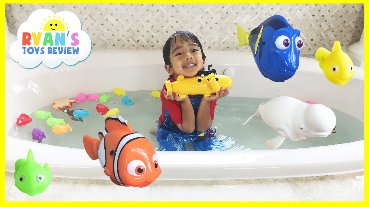 Disney Finding Dory Water Toys Playtime in Bath Remote Control Toy Submarine Underwater Explorer