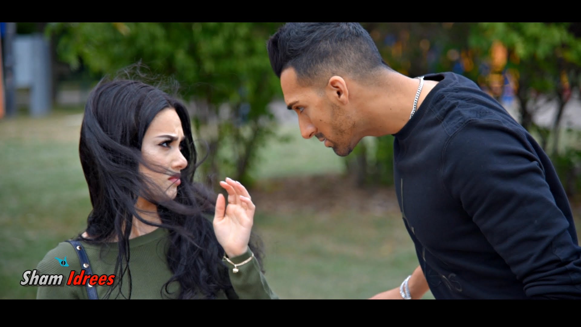 Bollywood VS Reality (Ft. Shahrukh Khan)