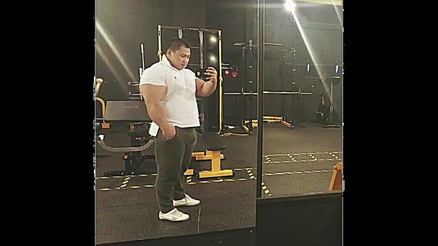 THE PAKISTANI HULK ! KHAN BABA