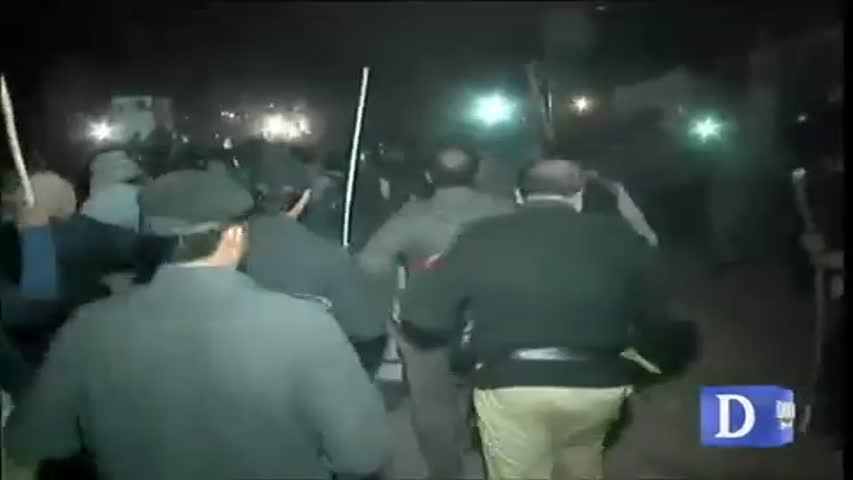 Situation tensed at Bani Gala, clash between PTI workers and Police