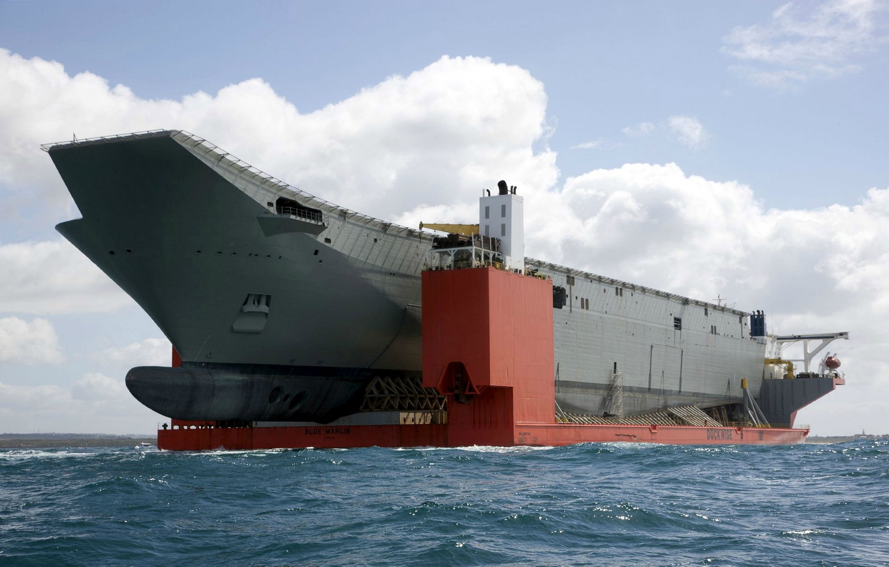 The Largest Heavy-Lift Ship in The World - Dockwise Vanguard