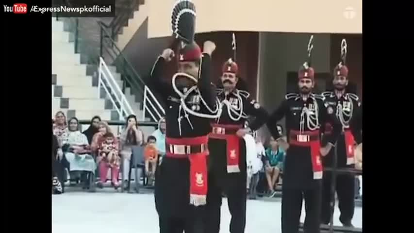 Dazzling Defence Day ceremony at Pak India border - Express News